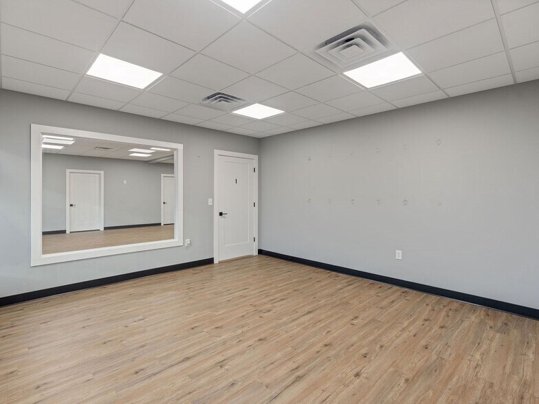 More Photos Of 2216 N Timberland Dr, Lufkin Industrial For Sale