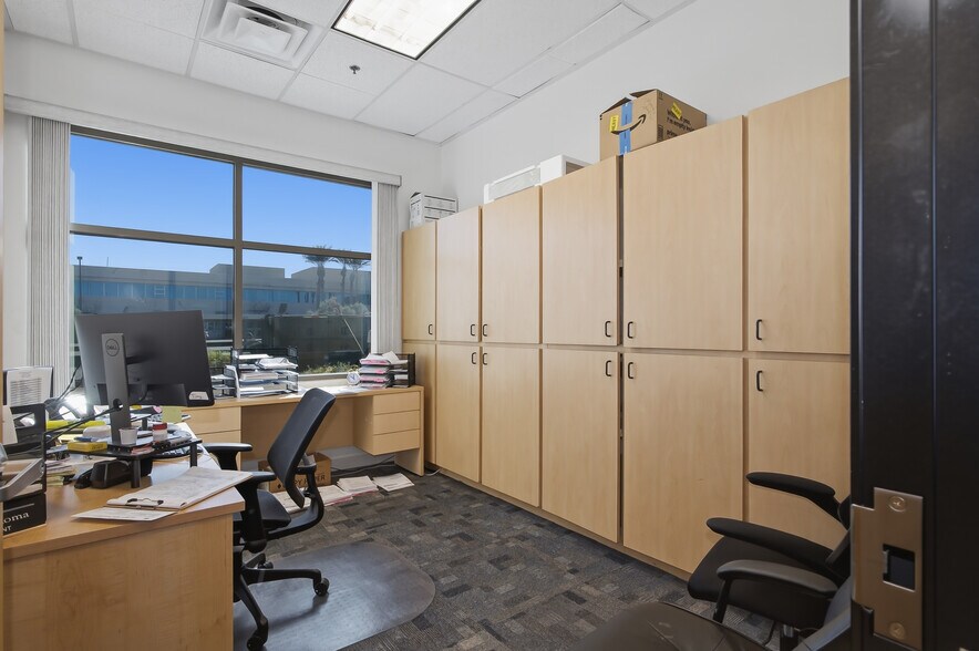 More Photos Of 10151 Park Run Dr, Las Vegas Office For Sale