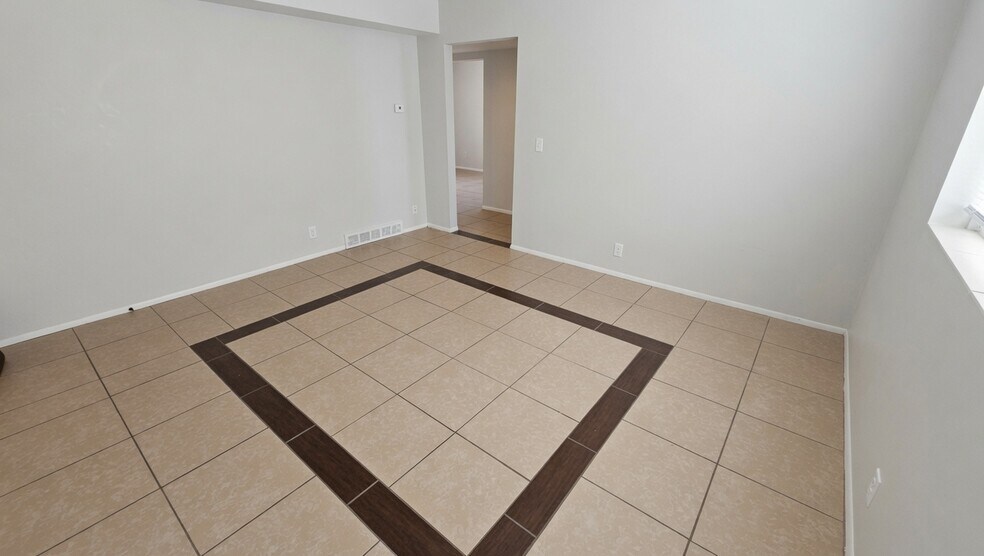 More Photos Of 1330-1334 S 30th Ave, Omaha Apartments For Sale