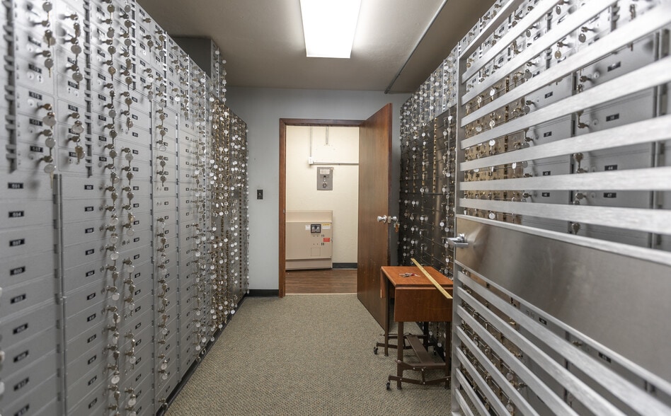 More Photos Of 216 W 2nd St, Dixon Bank For Sale