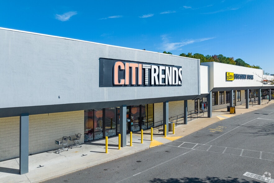 More Photos Of 7504-7598 W Broad St, Richmond Unknown For Lease