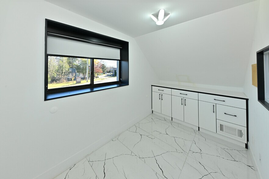 More Photos Of 1 S Liberty Dr, Stony Point Storefront For Sale