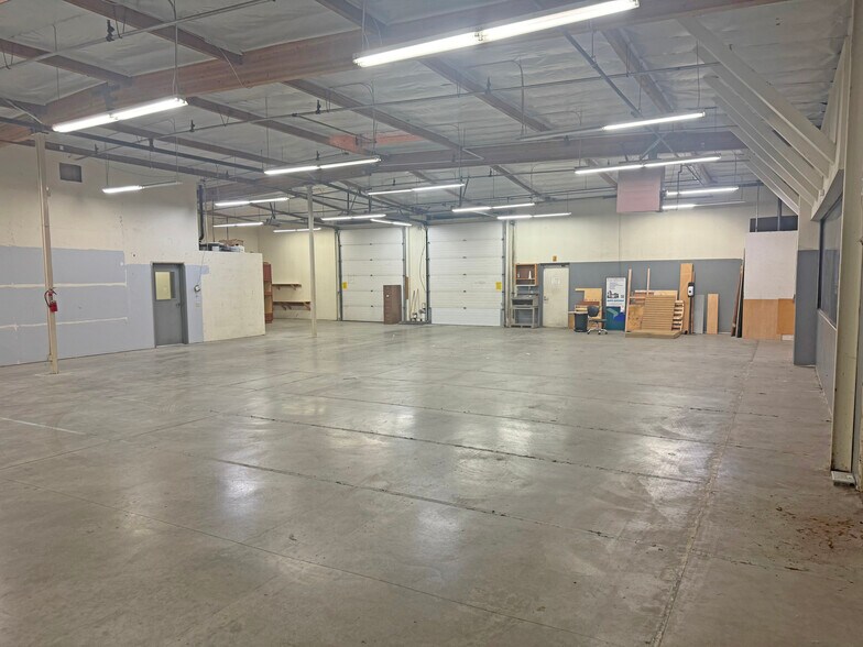 More Photos Of 1801 Piner Rd, Santa Rosa Showroom For Sale