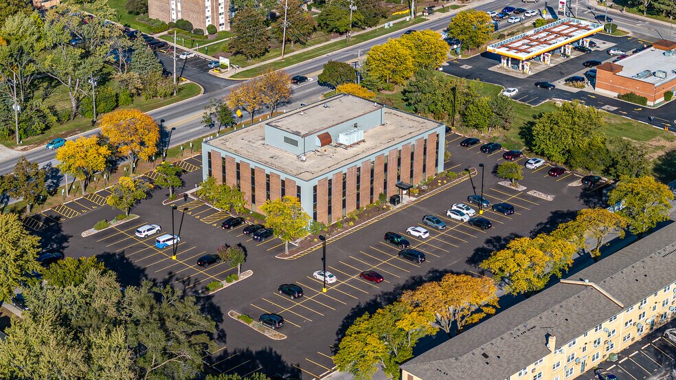 More Photos Of 9301 Golf Rd, Des Plaines Medical For Lease