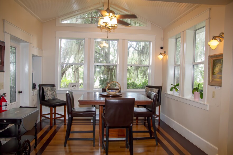 More Photos Of 620 N Tubb St, Oakland Specialty For Sale