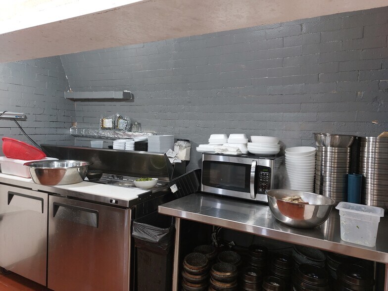 More Photos Of 5101 E Colonial Dr, Orlando Restaurant For Sale