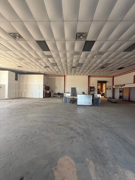 More Photos Of 905-945 N Market St, Shreveport Industrial For Sale