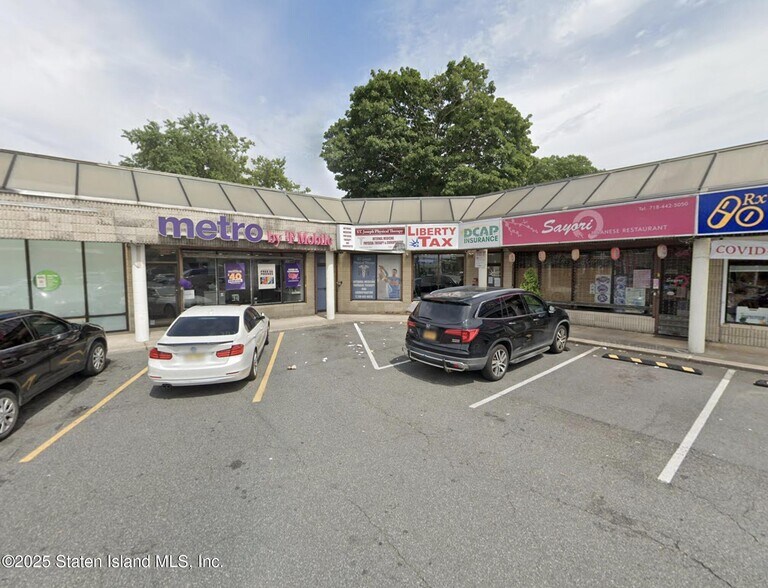 Primary Photo Of 1440 Forest Ave, Staten Island General Retail For Lease