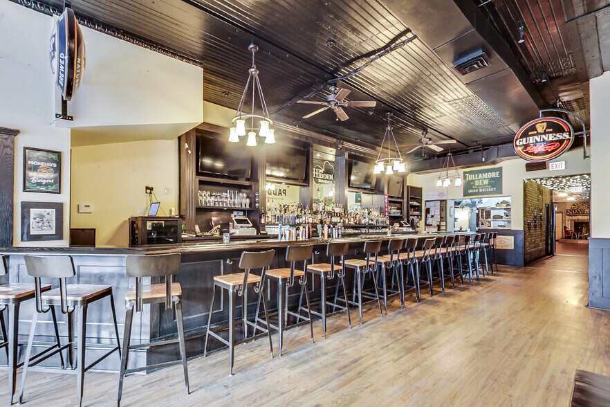 More Photos Of 2723 N Halsted St, Chicago Bar For Sale
