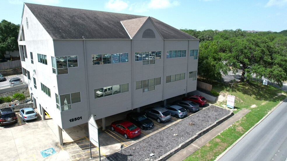 More Photos Of 12501 Judson Rd, San Antonio Medical For Lease