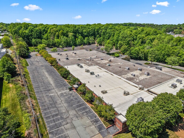 More Photos Of 2540 Empire Dr, Winston-Salem Flex For Lease