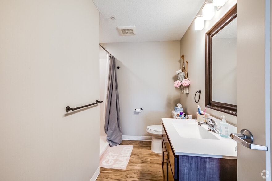 More Photos Of 1975-1977 Marshall Ave, Saint Paul Apartments For Sale