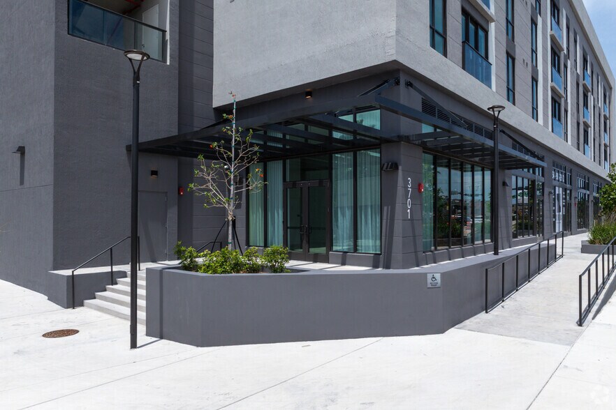 More Photos Of 3801 N Dixie Hwy, Oakland Park Apartments For Lease