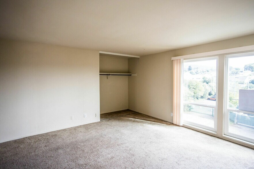 More Photos Of 3525 Dimond Ave, Oakland Apartments For Sale