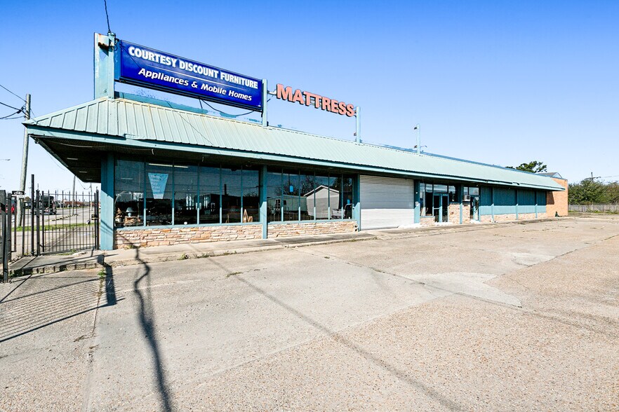 Primary Photo Of 7777 Saint Bernard Hwy, Arabi General Retail For Sale