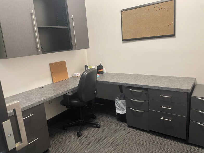 More Photos Of 7373 Comfort Inn Dr, Warrenton General Retail For Lease