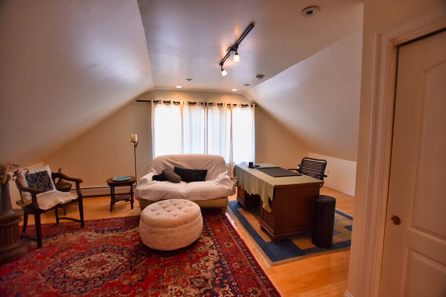 More Photos Of 146 Calef Hwy, Barrington Flex For Sale