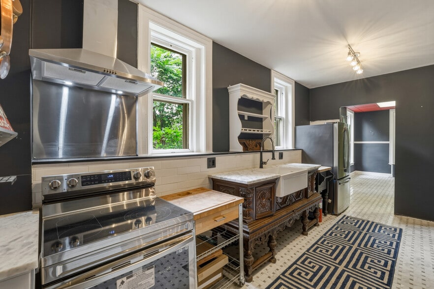 More Photos Of 14 Wethersfield Ave, Hartford Loft Creative Space For Sale