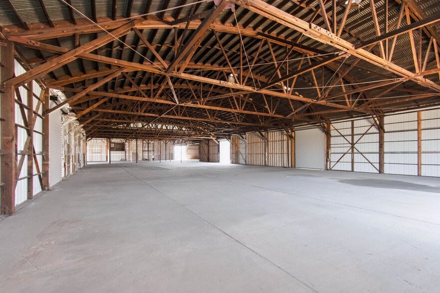 More Photos Of 136 N Thorne Ave, Fresno Service For Sale