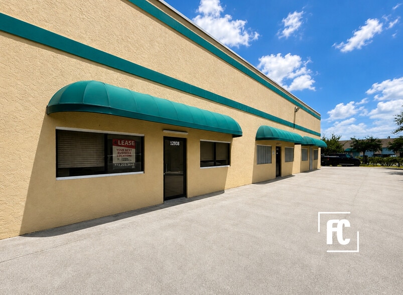 Primary Photo Of 12934-12944 SE Suzanne Dr, Hobe Sound Warehouse For Lease