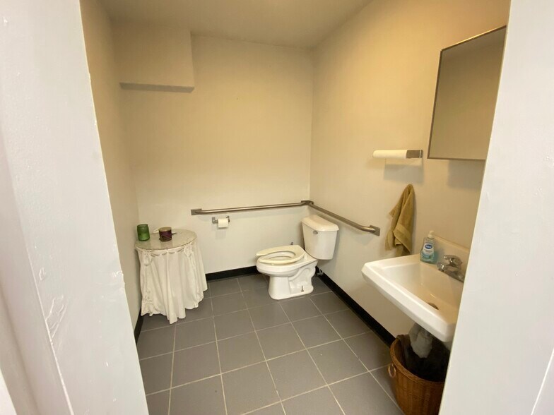 More Photos Of 105 N Fifth St, Roscommon Freestanding For Sale