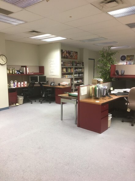 More Photos Of 2-4 S Portage St, Westfield Office For Lease