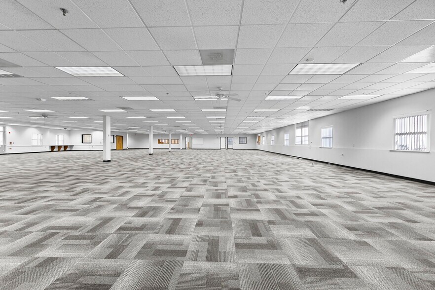 More Photos Of 4240 S Lees Summit Rd, Independence Office For Lease