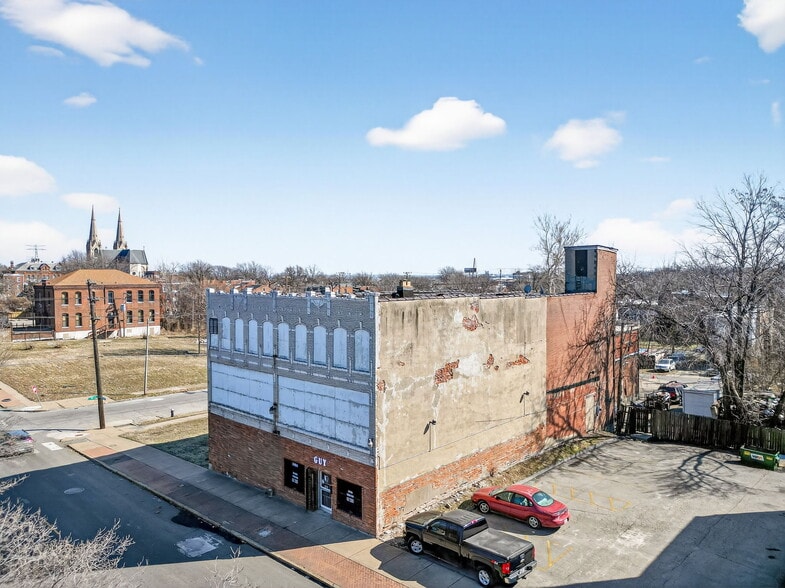 More Photos Of 2000-2014 Salisbury St, Saint Louis General Retail For Sale