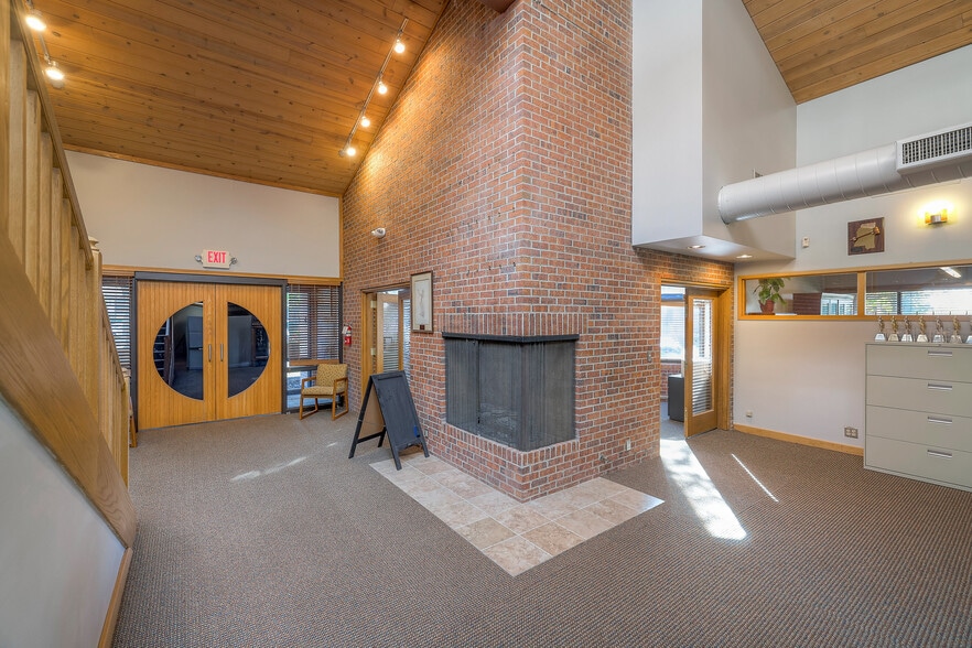 More Photos Of 8880 Ballentine St, Overland Park Office For Sale