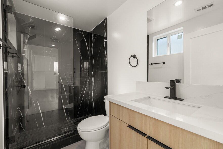 More Photos Of 913 N Hobart Blvd, Los Angeles Apartments For Sale
