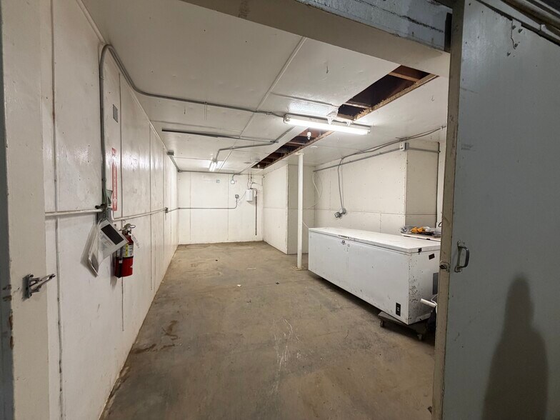 More Photos Of 20180 Spence Rd, Salinas General Retail For Sale