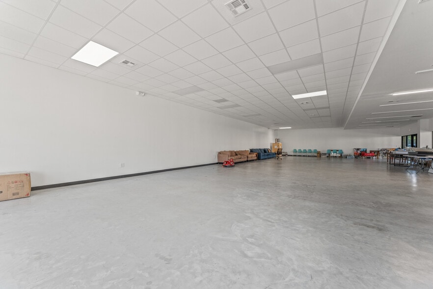 More Photos Of 8482 Perkins Rd, Baton Rouge General Retail For Lease