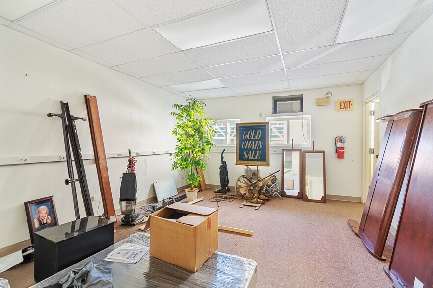 More Photos Of 911 W Hamilton St, Allentown Storefront Retail Office For Sale