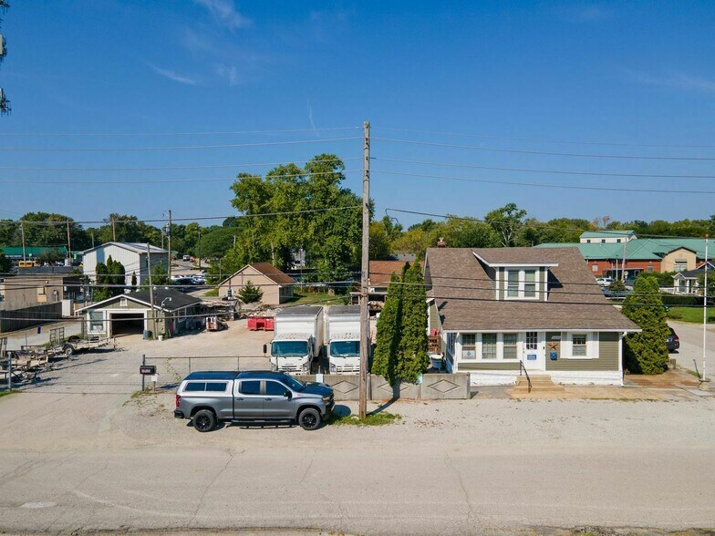 More Photos Of 10620 Bellefontaine St, Carmel Office For Sale