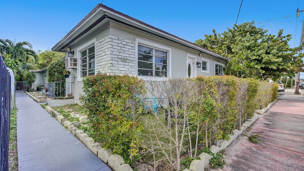 More Photos Of 7630 Byron Ave, Miami Beach Apartments For Sale