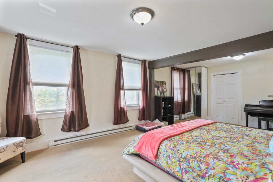 More Photos Of 1090 Ragged Edge Rd, Chambersburg Hospitality For Sale