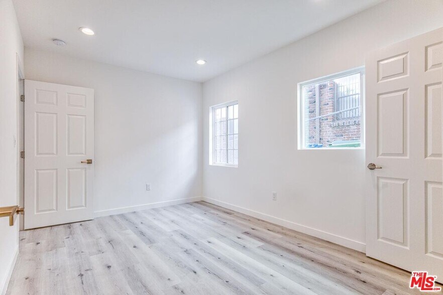 More Photos Of 158 N Edgemont St, Los Angeles Multifamily For Sale