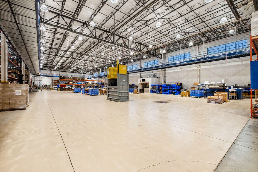 More Photos Of 2021 Wellworth Ave, Jackson Warehouse For Sale