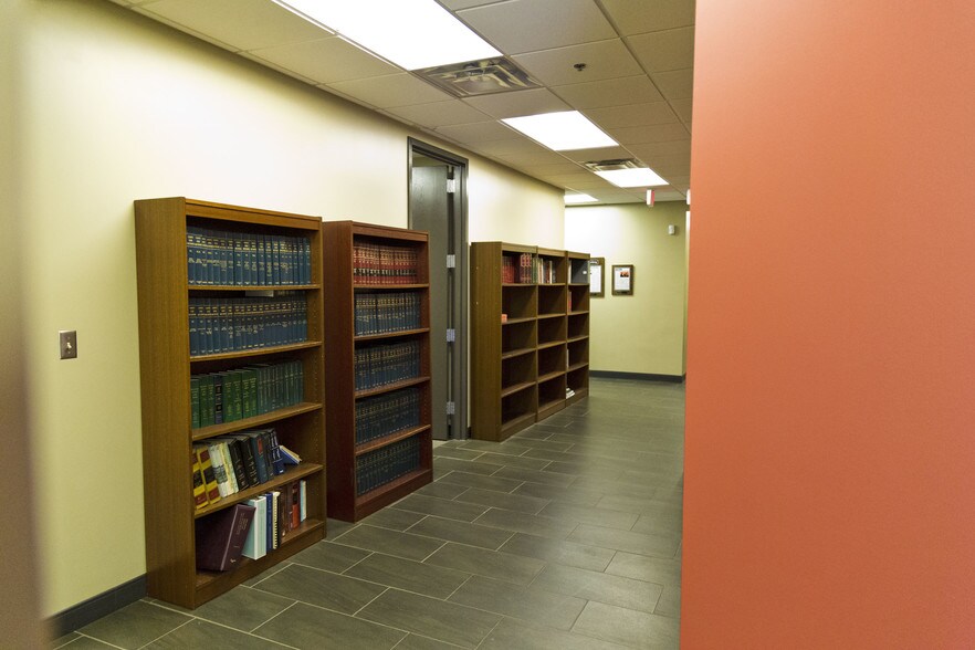 More Photos Of 1616 S Main St, Tulsa Office For Lease