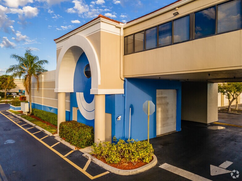 More Photos Of 1181 S Rogers Cir, Boca Raton Research And Development For Lease