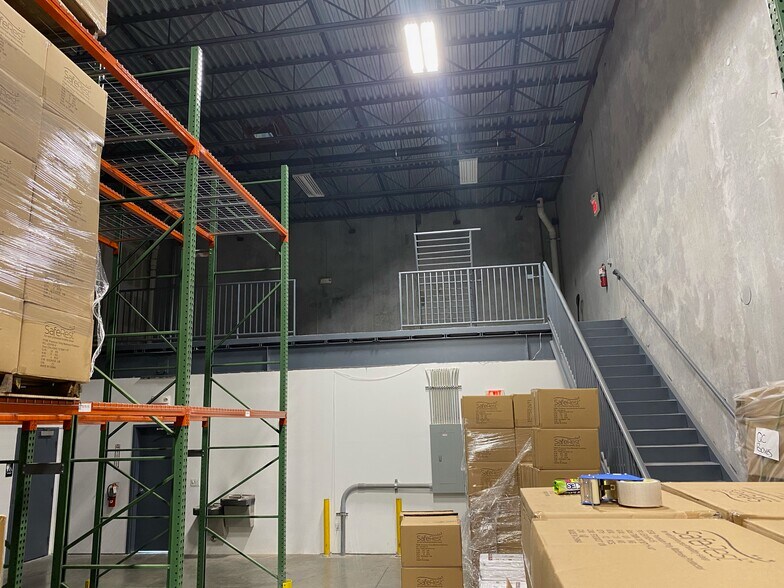 More Photos Of 12454 NW 39th St, Coral Springs Warehouse For Lease