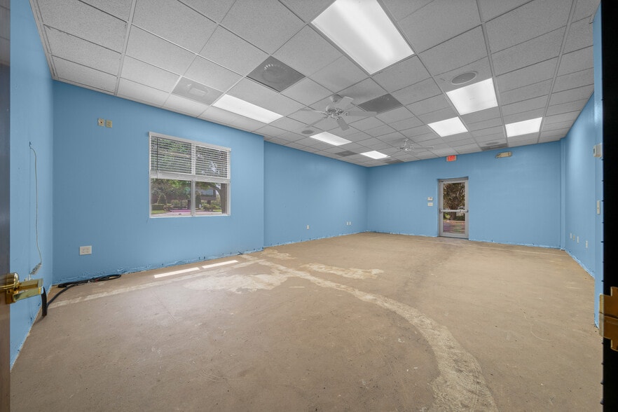 More Photos Of 5885 Central Ave, Saint Petersburg Office For Lease