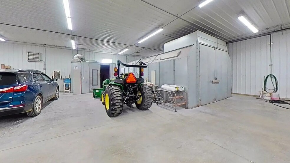 More Photos Of 207 N Main St, Olivet Auto Repair For Sale