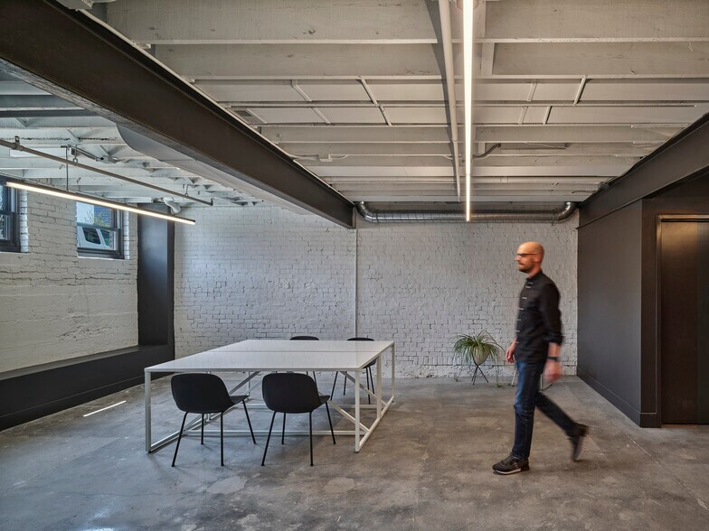 More Photos Of 1201 Keosauqua Way, Des Moines Office For Lease