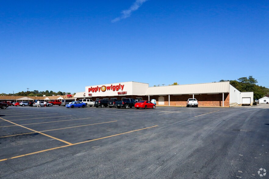 More Photos Of 2-20 Perry Morris Sq, Milton Freestanding For Lease