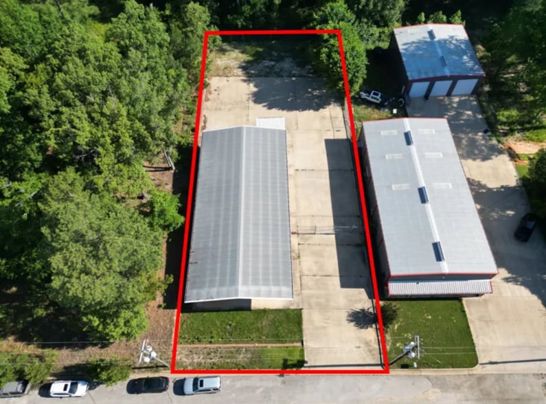 More Photos Of 10230 Robinson Dr, Tyler Warehouse For Lease