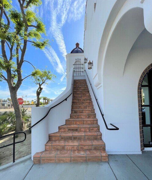 More Photos Of 51555 Desert Club Dr, La Quinta Office For Lease