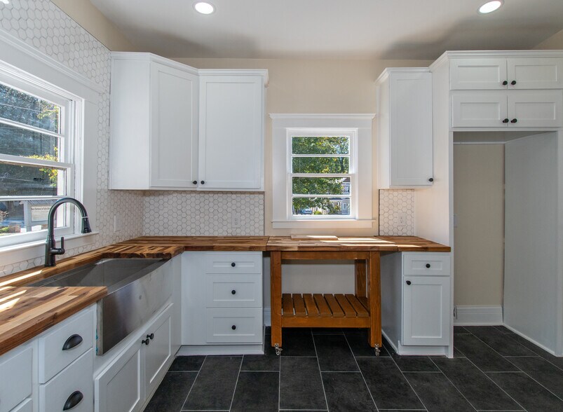 More Photos Of 89 W Campbellton St, Fairburn Office Residential For Lease