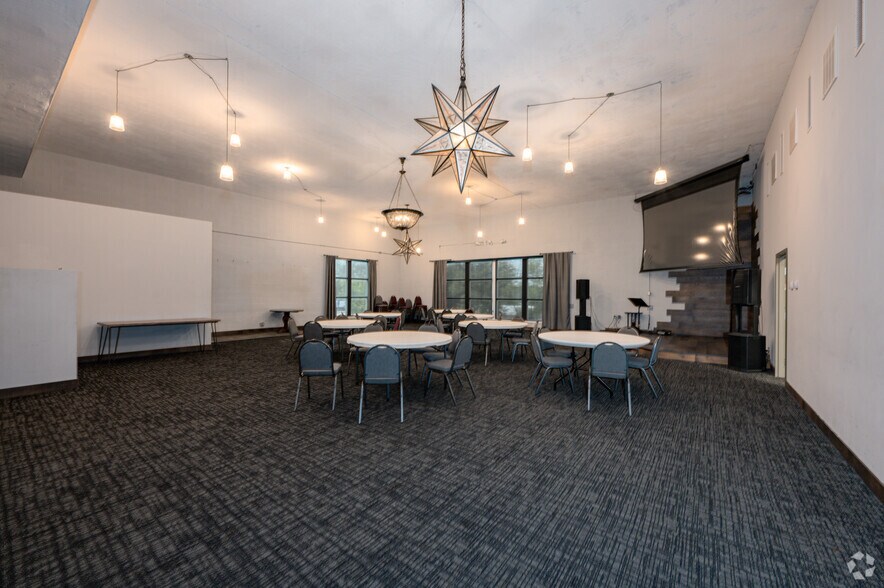 More Photos Of 2640 E Lancaster Ave, Fort Worth Religious Facility For Sale
