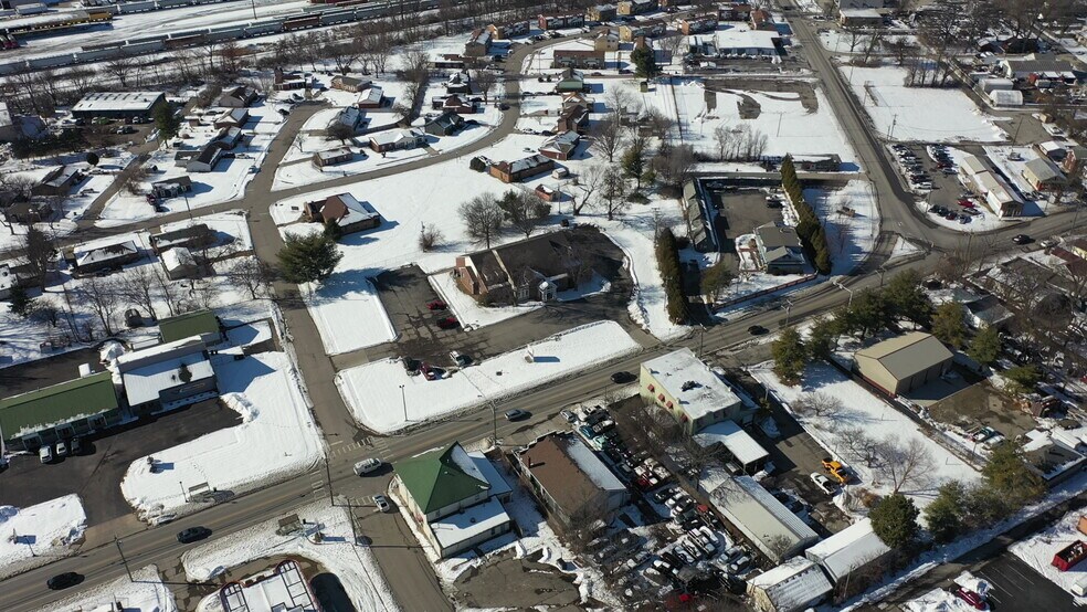 More Photos Of 1701 Spring St, Jeffersonville Medical For Sale